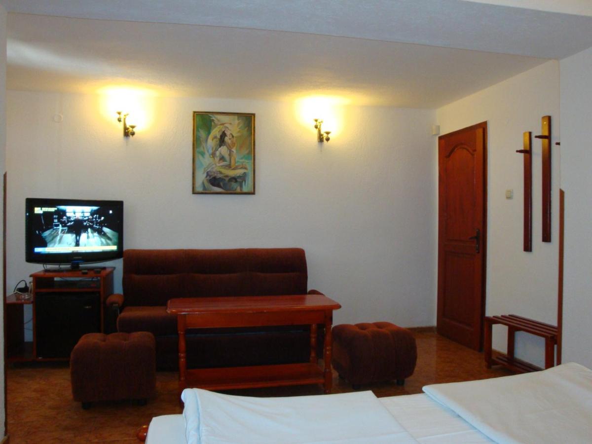 Family Hotel Diana Lyaskovo  Exteriér fotografie