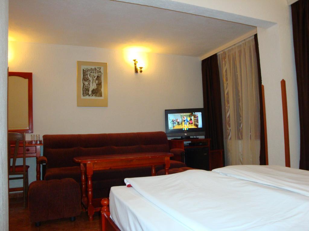 Family Hotel Diana Lyaskovo  Exteriér fotografie