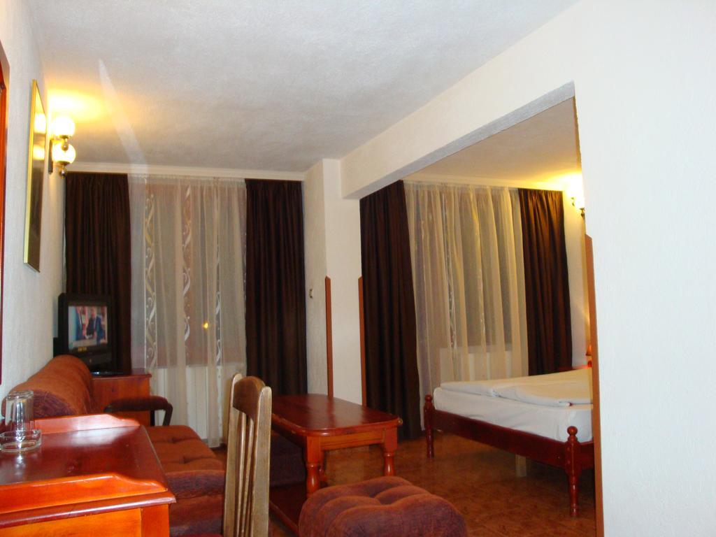 Family Hotel Diana Lyaskovo  Exteriér fotografie